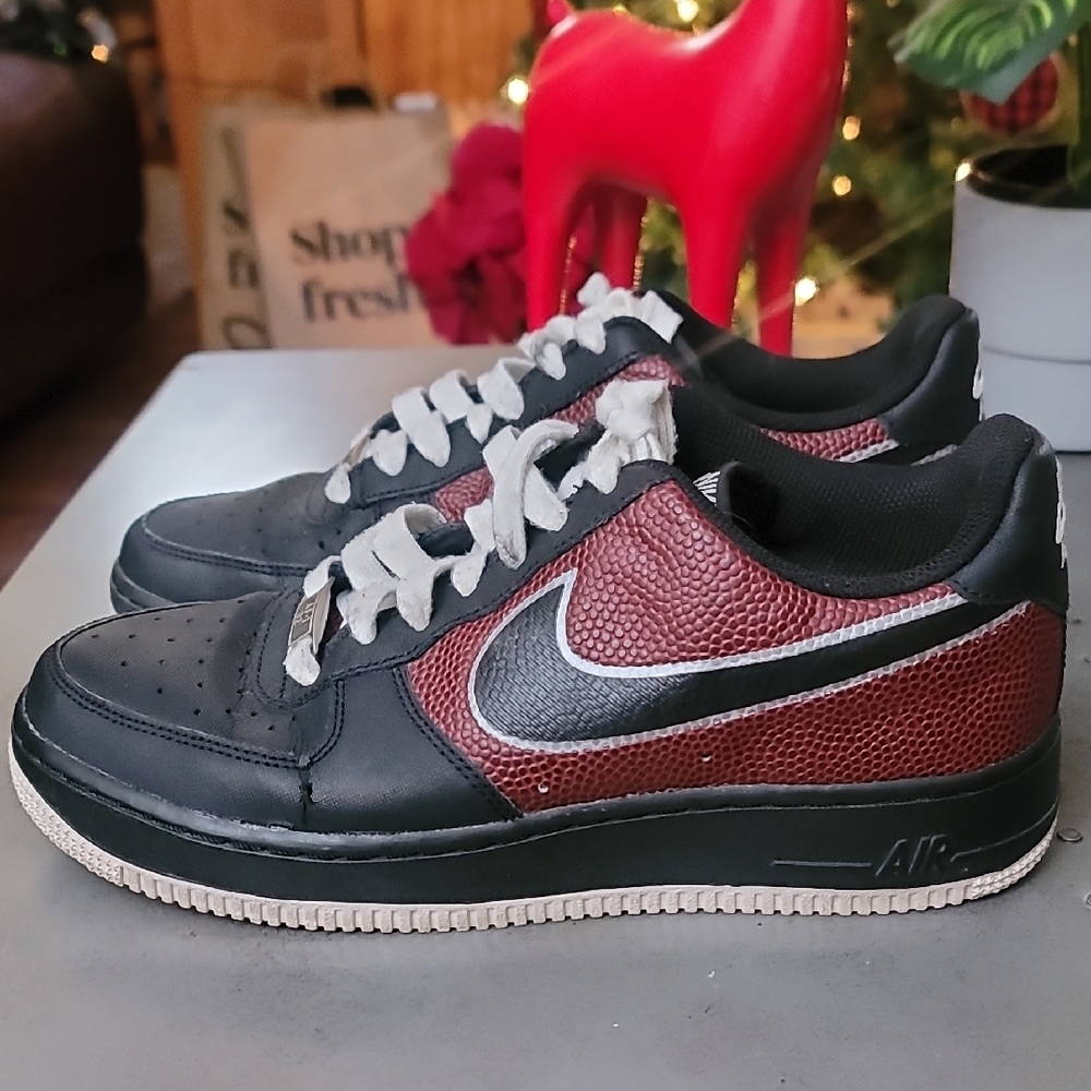 Nike Men's Black w/Football Leather Sneakers LIMITED EDITION